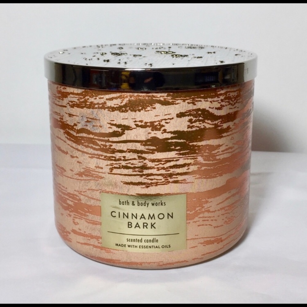 Cinnamon bark three wick candle NWT